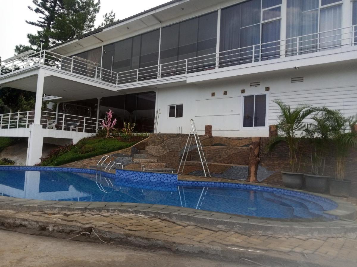 Villa Kaca 88 Cianjur Eksteriør billede