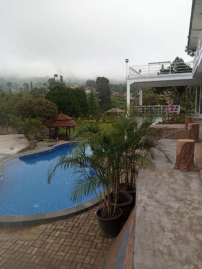 Villa Kaca 88 Cianjur Eksteriør billede